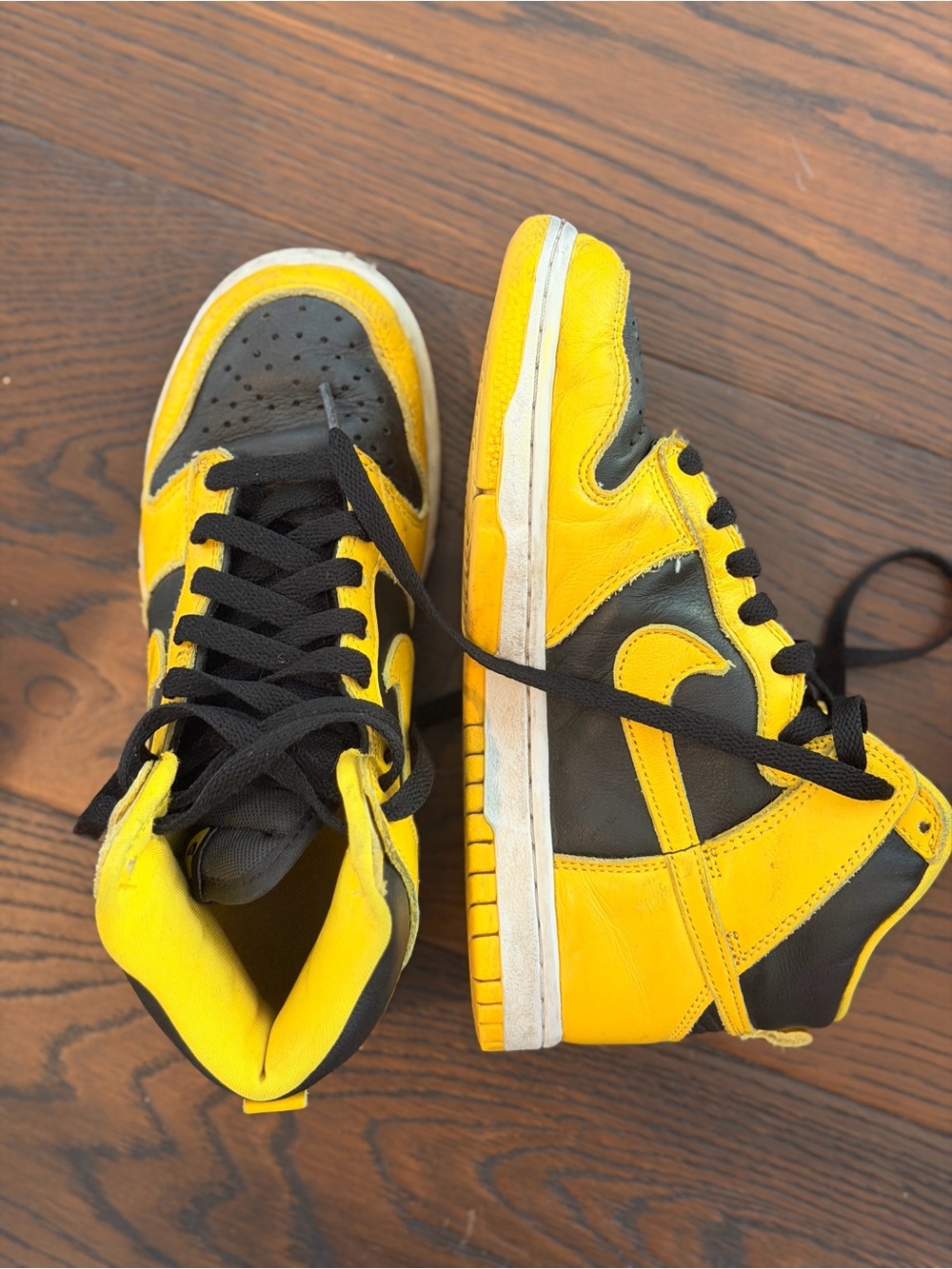Nike Dunk High SP "Varsity Maize"